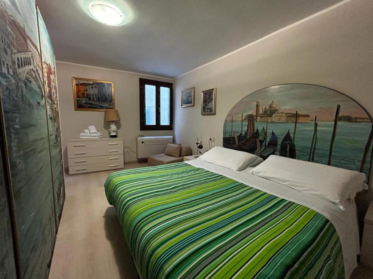 Grimaldi Apartments San Marco & Castello Venesia Bagian luar foto