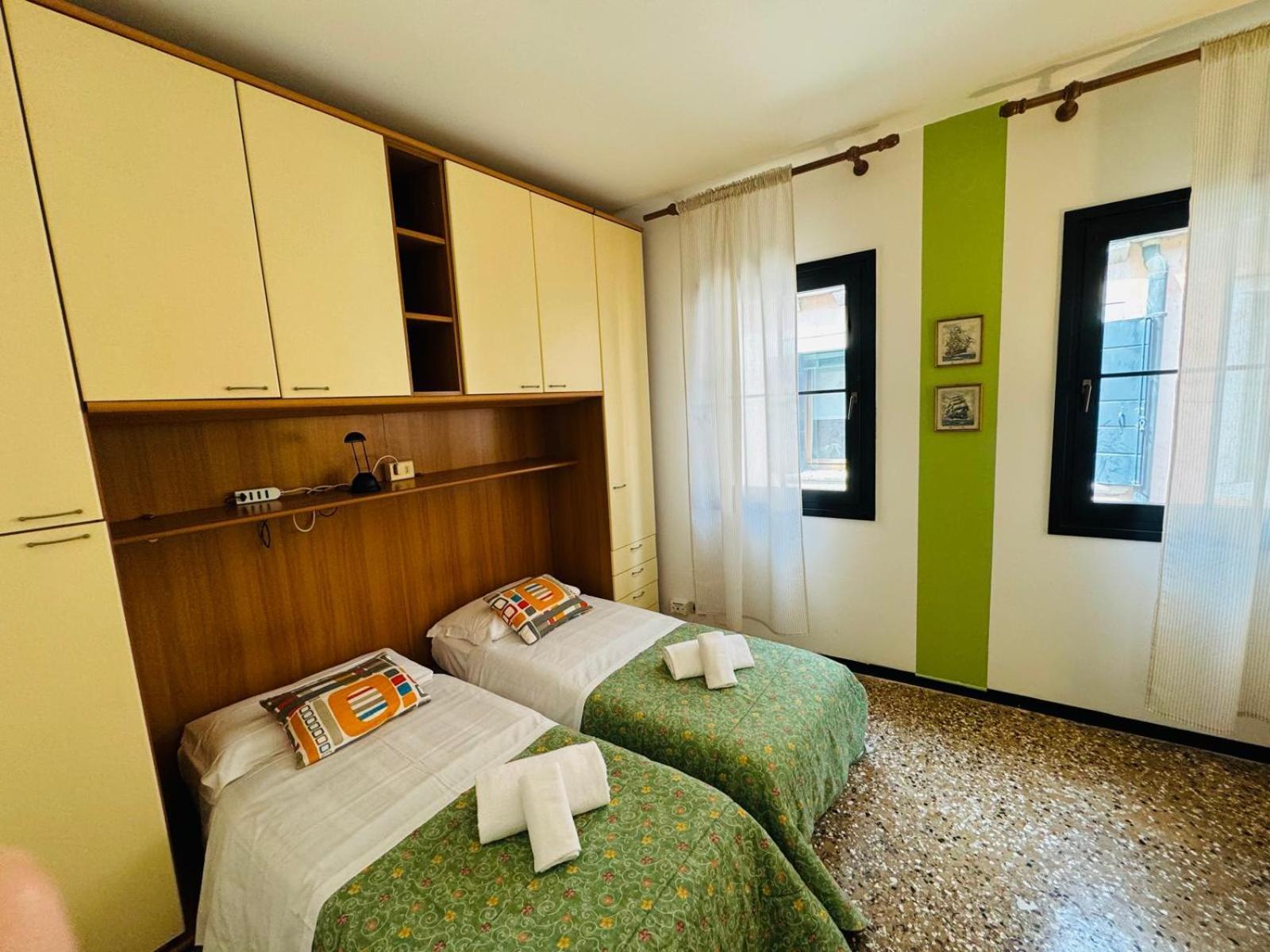 Grimaldi Apartments San Marco & Castello Venesia Bagian luar foto